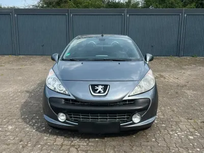 Gebraucht Peugeot 207 CC 120 PS (88 kW) 2009 Silber Cabrio