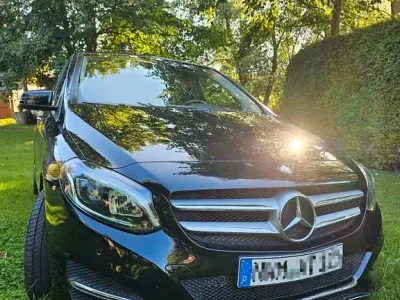 Gebraucht Mercedes B200 136 PS (100 kW) 2016 Schwarz Kleinwagen