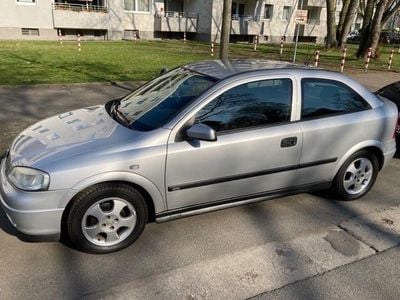 Gebraucht Opel Astra Edition 84 PS (61 kW) 2000 Silber Limousine