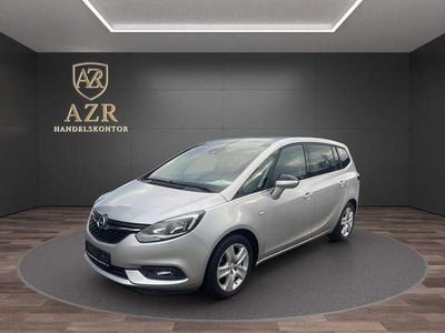 Silber Gebraucht 2017 Opel Zafira Tourer Van / Kleinbus | 6.790 € (Fairer Preis)