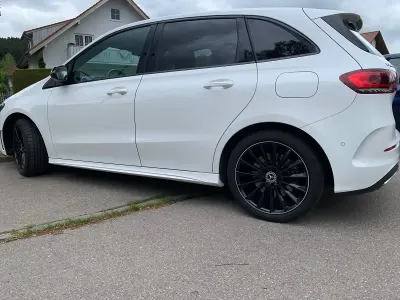 Gebraucht Mercedes B250e AMG line 218 PS (160 kW) 2022 Weiß Van / Kleinbus