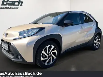 Gebraucht Toyota Aygo X Pulse 72 PS (52 kW) 2023 Beige SUV