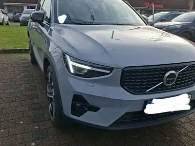 Używany Volvo XC40 Ultra 197 KM (144 kW) 2024 Szary SUV