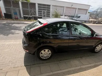 Gebraucht Ford Focus 101 PS (74 kW) 2009 Schwarz Kleinwagen