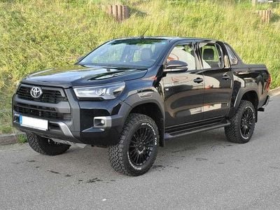 Neu Toyota HiLux 238 PS (175 kW) 2025 Schwarz Pickup