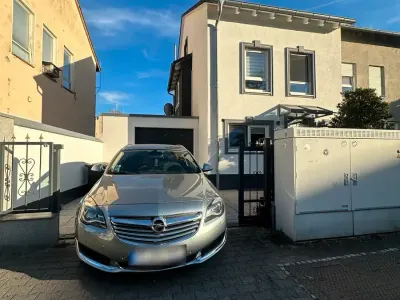 Gebraucht Opel Insignia 170 PS (125 kW) 2013 Silber Kombi