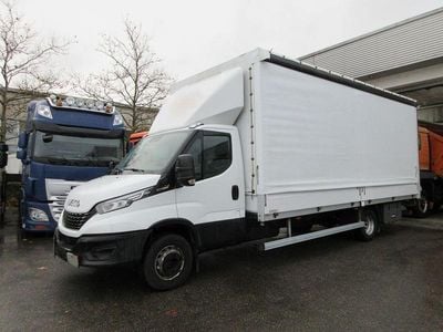 Weiss Gebraucht 2020 Iveco Daily Van | 28.441 €