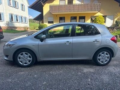 Gebraucht Toyota Auris 90 PS (66 kW) 2009 Silber Kleinwagen