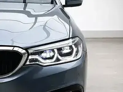 Gebraucht BMW 520 M Sport 320 PS (235 kW) 2018 Bluestone metallic Limousine