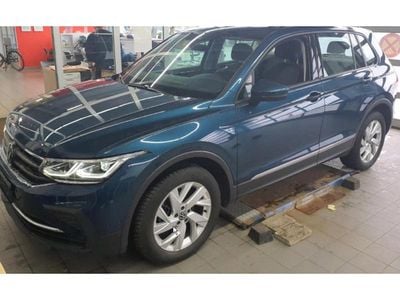 Gebraucht VW Tiguan Life 150 PS (110 kW) 2022 Blau SUV
