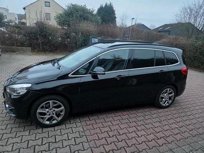 Gebraucht BMW 218 Gran Tourer Luxury Line 150 PS (110 kW) 2017 Schwarz Van / Kleinbus
