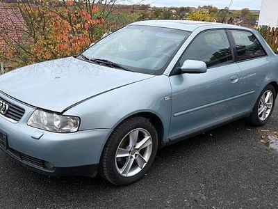 Silber Gebraucht 2000 Audi A3 S-Line Limousine | 450 €