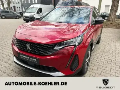 Gebraucht Peugeot 3008 Allure 131 PS (96 kW) 2023 Lackierung ultimaterot/metall SUV