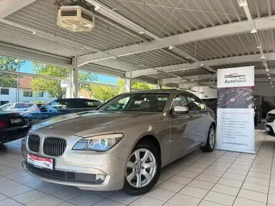 Gebraucht BMW 730 245 PS (180 kW) 2011 Silber Limousine