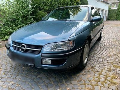 Blau Gebraucht 1999 Opel Omega Limousine | 2.500 €