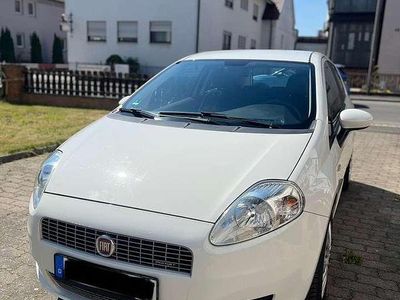 Weiß Gebraucht 2009 Fiat Grande Punto Dynamic Kleinwagen | 2.299 € (Fairer Preis)