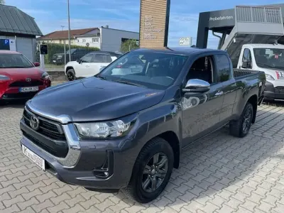 Używany Toyota HiLux Comfort 204 KM (150 kW) 2022 Szary Pickup