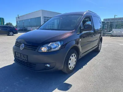 Gebraucht VW Caddy Trendline 102 PS (75 kW) 2011 Black berry metallic Van / Kleinbus