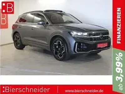 Gebraucht VW Touareg 340 PS (250 kW) 2024 Grau (siliziumgrau) SUV