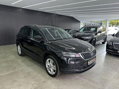Cerna magic/black magic Gebraucht 2020 Skoda Karoq Style SUV | 17.950 € (Fairer Preis)