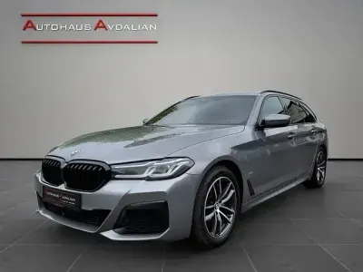 Gebraucht BMW 520 M Sport 190 PS (139 kW) 2023 Grau Kombi