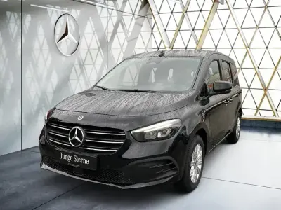 Gebraucht Mercedes T180 Progressive 131 PS (96 kW) 2025 Loparitschwarz metallic Van / Kleinbus