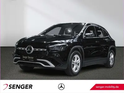 Käytetty Mercedes GLA200 163 HP (119 kW) 2024 Musta Katumaasturi