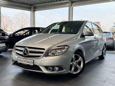Gebraucht Mercedes B180 122 PS (89 kW) 2012 Silber Van / Kleinbus