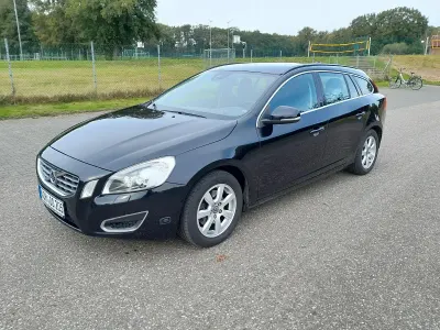 Gebraucht Volvo V60 179 PS (131 kW) 2013 Schwarz Kombi
