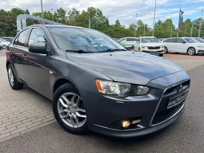 Gebraucht Mitsubishi Lancer Sportback Edition 117 PS (86 kW) 2011 Medium purplish grey Limousine