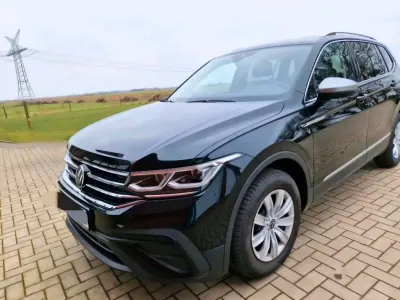Gebraucht VW Tiguan Allspace IQ Drive 150 PS (110 kW) 2022 Schwarz SUV