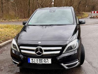 Gebraucht Mercedes B220 184 PS (135 kW) 2013 Schwarz Van / Kleinbus