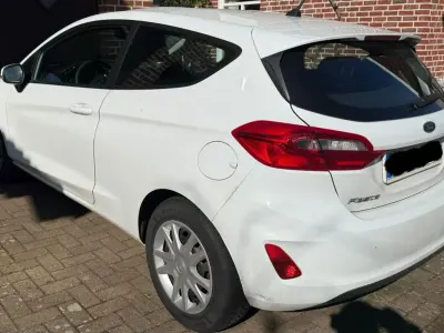 Gebraucht Ford Fiesta Cool & Connect 71 PS (52 kW) 2018 Weiß Kleinwagen