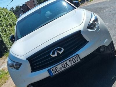 Infiniti QX70