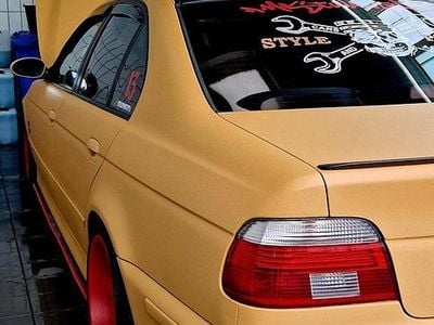 BMW 523