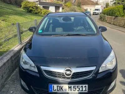 Gebraucht Opel Astra Selection 116 PS (85 kW) 2010 Schwarz Kombi