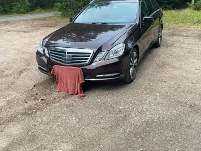 Gebraucht Mercedes E350 Elegance 265 PS (194 kW) 2011 Braun Limousine