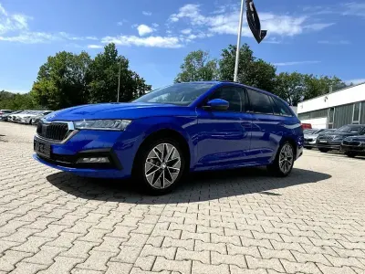 Gebraucht Skoda Octavia Ambition 116 PS (85 kW) 2023 Blau Kombi