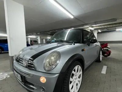 Używany Mini Cooper 116 KM (85 kW) 2005 Srebrny Hatchback