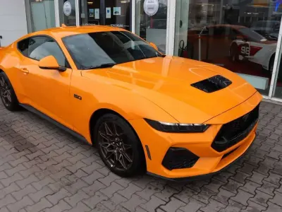 Neu Ford Mustang Fastback 446 PS (328 kW) 2026 Orange fury metallic Coupé