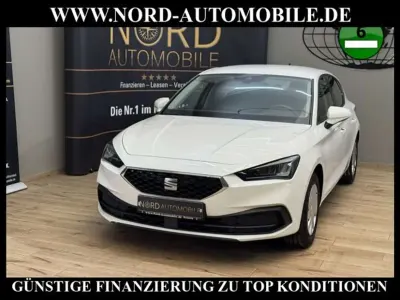 Begagnad Seat Leon Reference 116 HK (85 kW) 2022 Vit Halvkombi