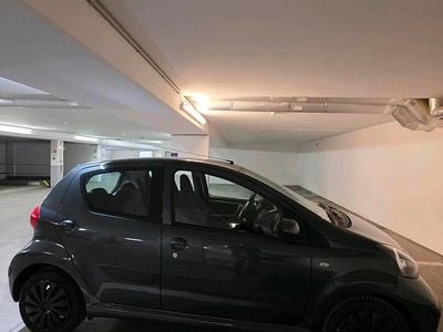 Gebraucht Toyota Aygo 68 PS (50 kW) 2006 Grau Kleinwagen