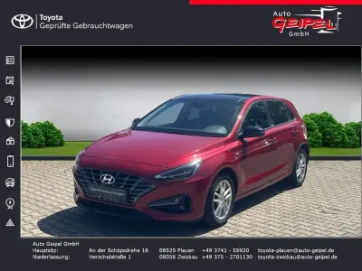 Gebraucht Hyundai i30 Intro Edition 120 PS (88 kW) 2020 Rot Limousine