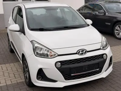Gebraucht Hyundai i10 Style 87 PS (63 kW) 2017 Weiß Kleinwagen