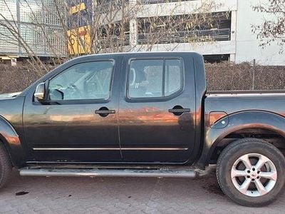 Gebraucht Nissan Navara 190 PS (139 kW) 2011 Schwarz Abholung