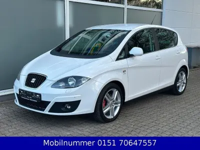 Używany Seat Altea Stylance 125 KM (91 kW) 2009 Biały Sedan/Limuzyna