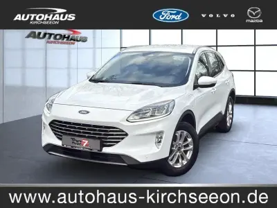 Usado Ford Kuga Titanium 225 HP (165 kW) 2022 Branco SUV