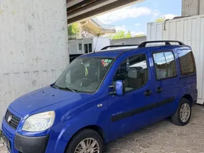 Gebraucht Fiat Doblò Active 84 PS (61 kW) 2009 Blau Van / Kleinbus