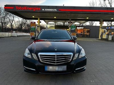 Gebraucht Mercedes E200 Avantgarde 136 PS (100 kW) 2012 Schwarz Limousine