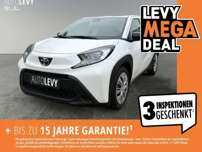 Gebraucht Toyota Aygo Play 72 PS (52 kW) 2023 Super white 2 Kleinwagen